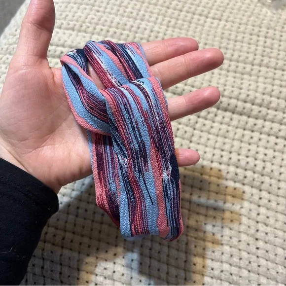 đź’—FREE WITH PURCHASEđź’— Elastic Headband Bundle - Picture 9 of 14